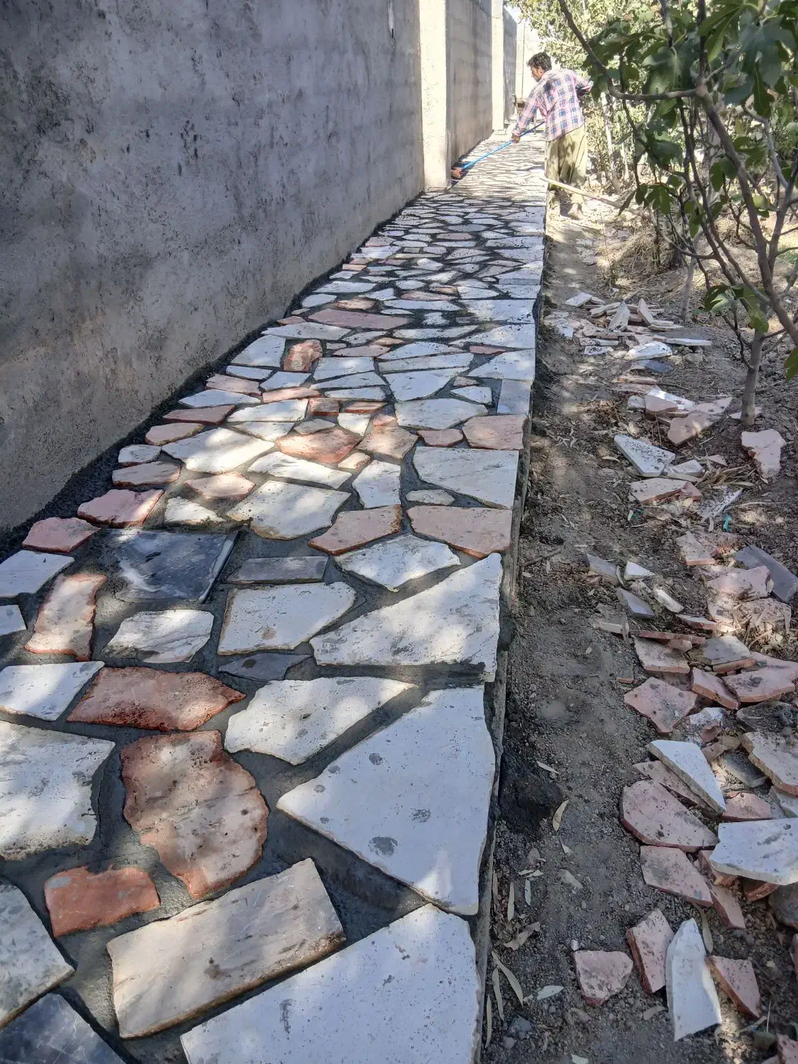 سنگ کف باغ سیمان کاری کاشی کاری|خدمات پیشه و مهارت|اصفهان, جلوان|دیوار