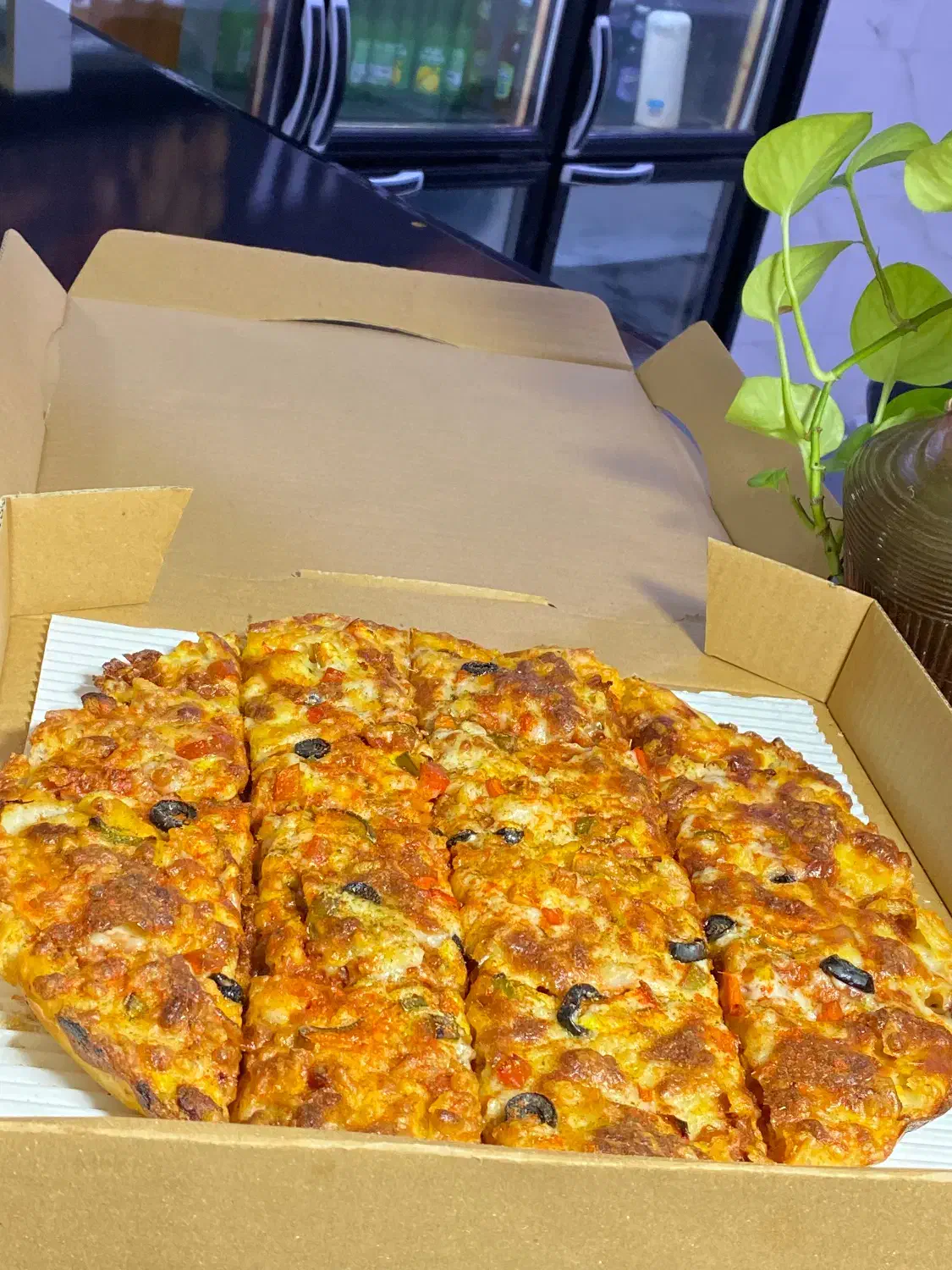 نیازمند نیرو فست فودی|استخدام خدمات فروشگاه و رستوران|ایذه, |دیوار