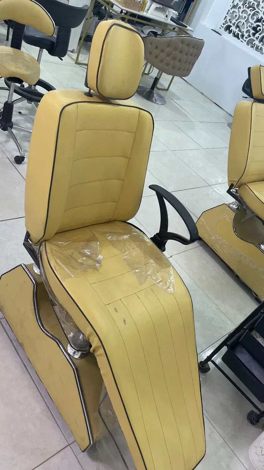 صندلی آرایشگاه|آرایشگاه و سالن‌های زیبایی|قائن, |دیوار