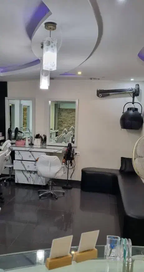 اجاره سوییت تجاری  50 متری. درگلسار سرخیابان اصلی|اجارهٔ مغازه و غرفه|رشت, معلم|دیوار