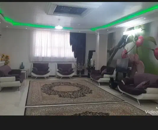 مبل ۹ نفره کلاسیک|مبلمان خانگی و میز عسلی|قم, دورشهر|دیوار
