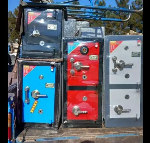 گاو صندوق ۱۸۰کیلویی(کاوه)|ابزارآلات|تربت‌حیدریه, میدان مرکزی|دیوار