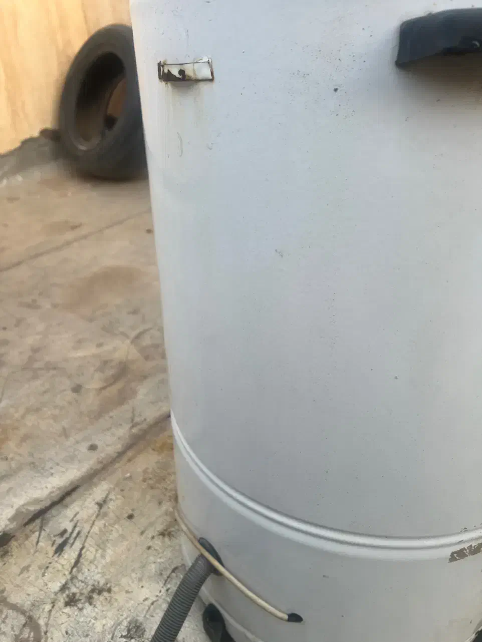 لباسشویی|ماشین لباسشویی و خشک‌کن لباس|قم, باغ کرباسی|دیوار