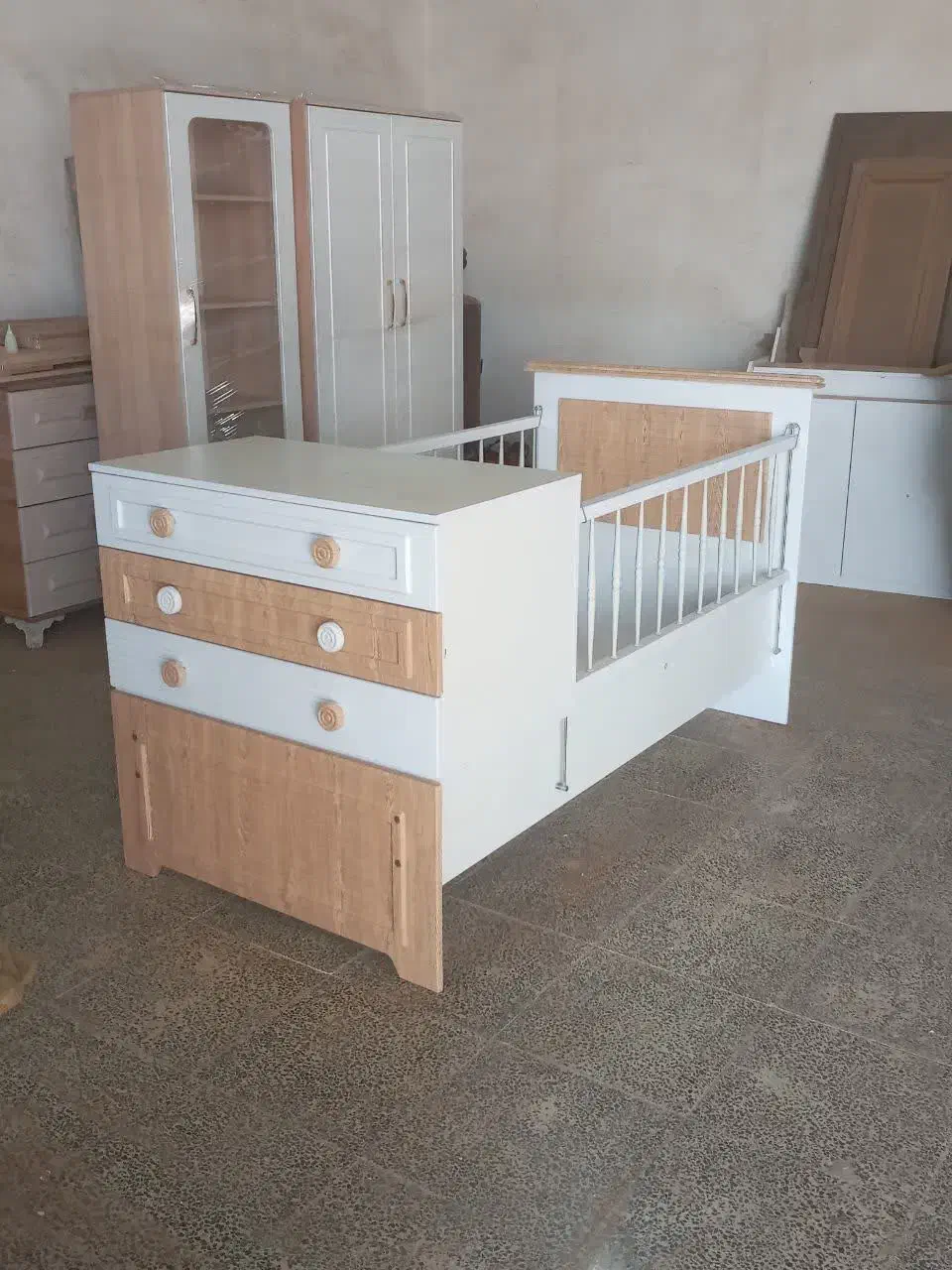 سرویس خواب نوزاد|تخت و سرویس خواب|شاهین‌شهر, شیخ بهایی|دیوار