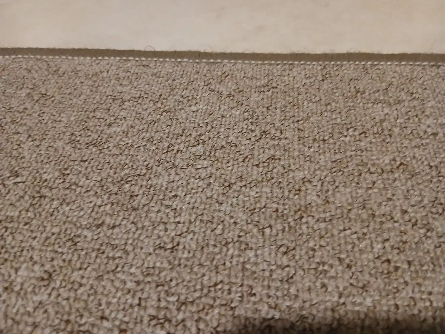 موکت لبه دوزی کرم شکلاتی|موکت|شیراز, تاچارا|دیوار