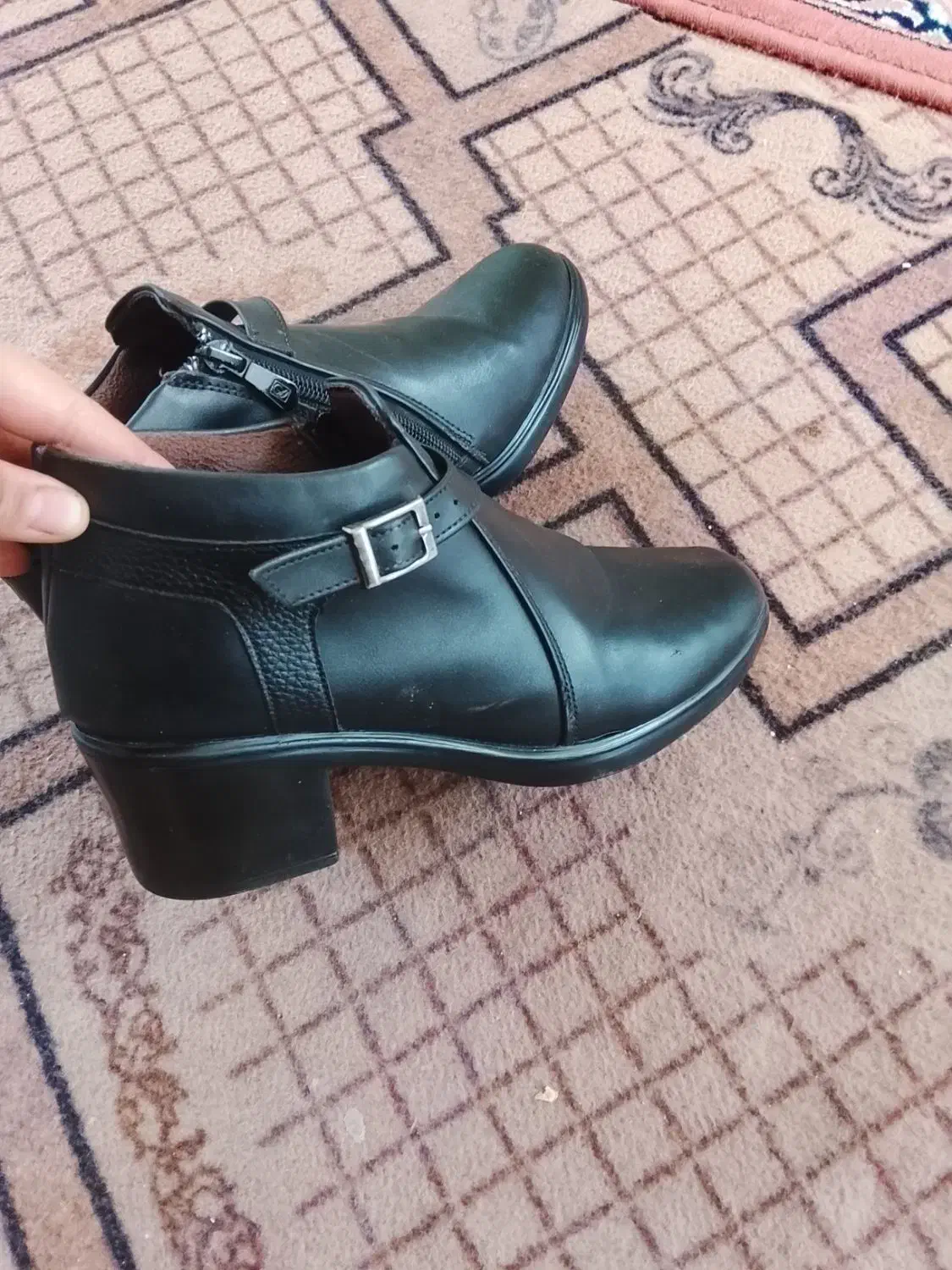 بوت|کیف، کفش، کمربند|یاسوج, |دیوار