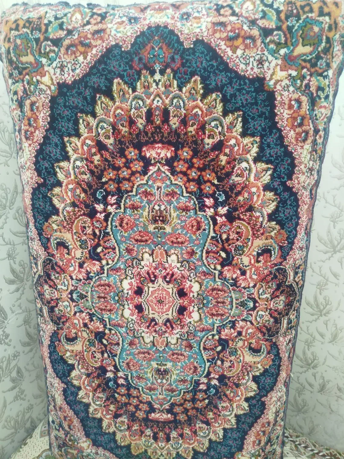 8عدد پشتی سالم رویه قالیچه پنبه اصل|پشتی|سنندج, |دیوار