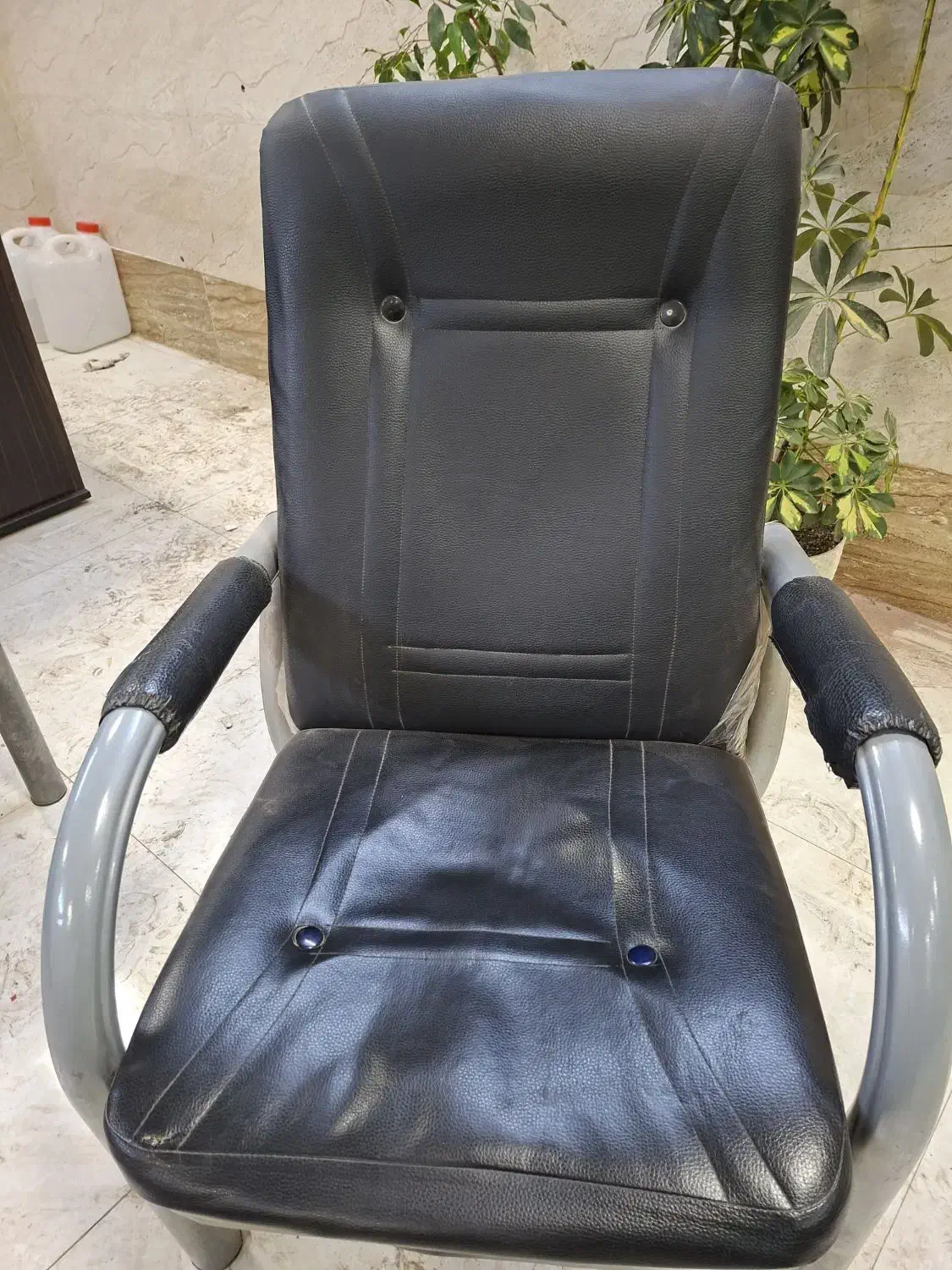 صندلی اداری|مبلمان اداری|قم, انسجام|دیوار