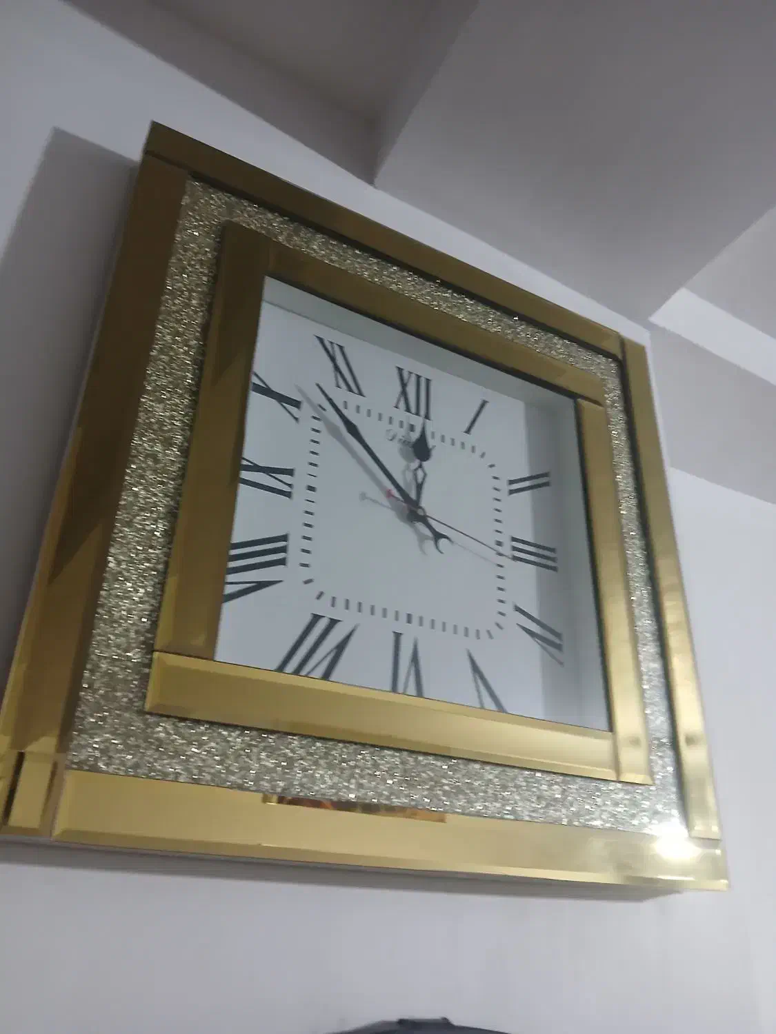 ساعت دیواری سالم نو تمیز بشرط|ساعت دیواری و تزئینی|گنبد کاووس, |دیوار