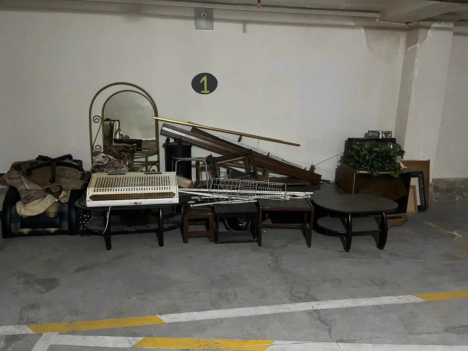 فروش لوازم خانه زیر قیمت فوری بسیار سالم|مبلمان خانگی و میز عسلی|رشت, منظریه|دیوار