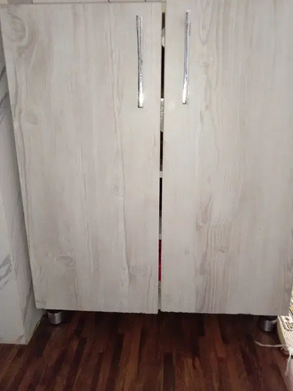 جاکفشی چوبی سالم|جاکفشی، کمد، دراور|رشت, کوی مهر|دیوار