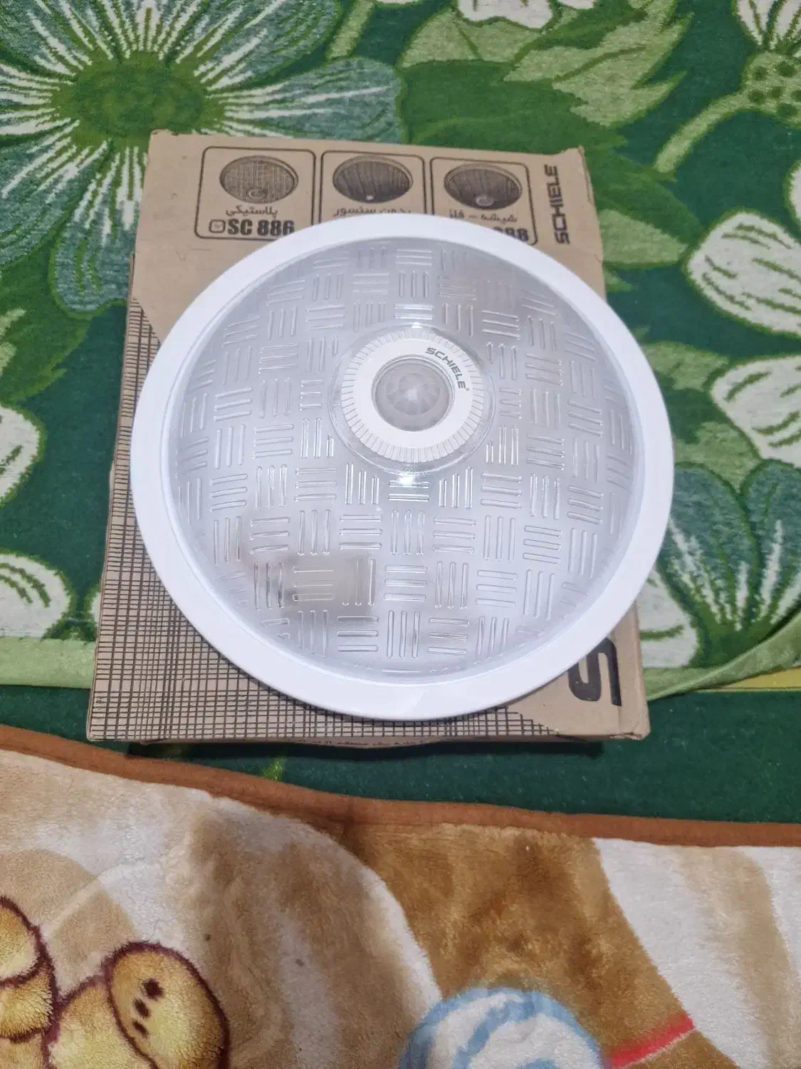 چراغ سقفی بهمراه لامپ|لامپ و چراغ|قم, چهل درخت|دیوار