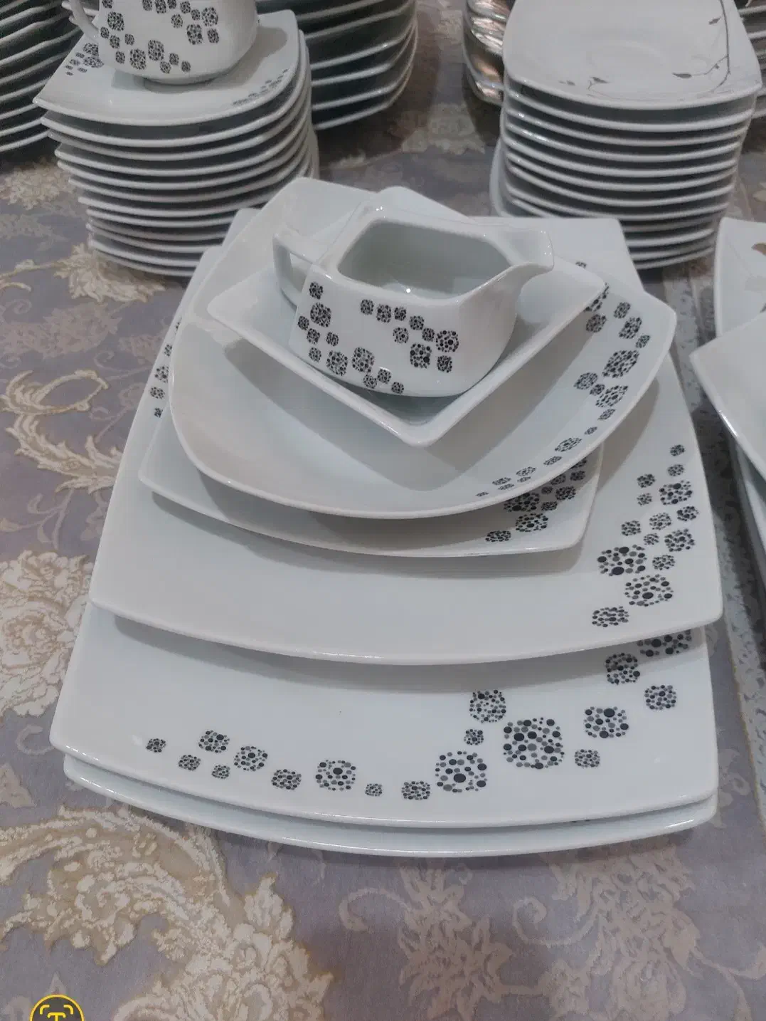 سرویس چینی|ظروف سرو و پذیرایی|ساوه, |دیوار