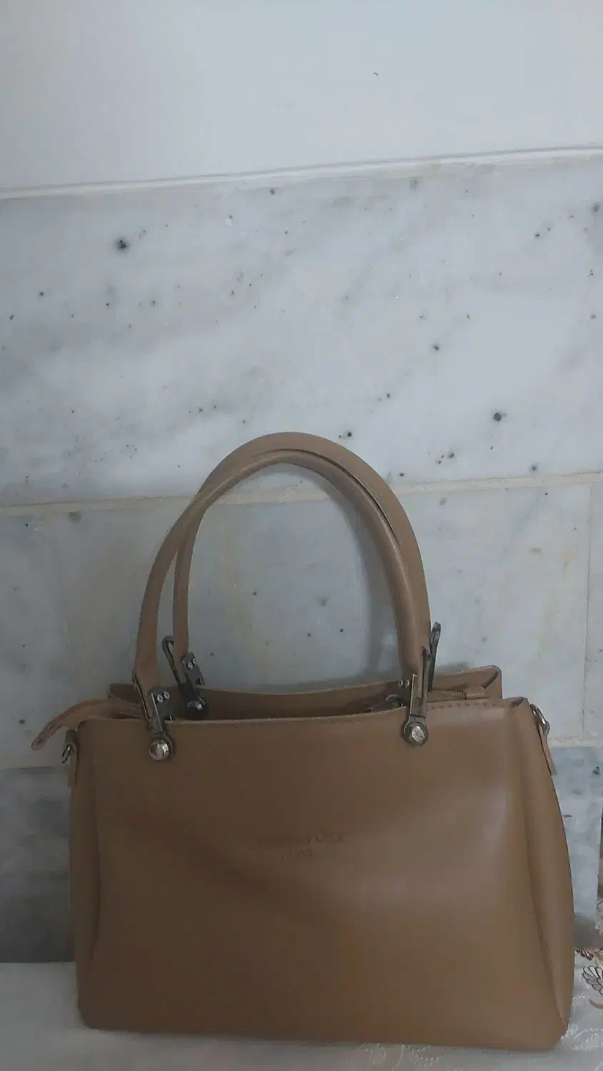 کیف دستی جادار|کیف، کفش، کمربند|تفت, |دیوار