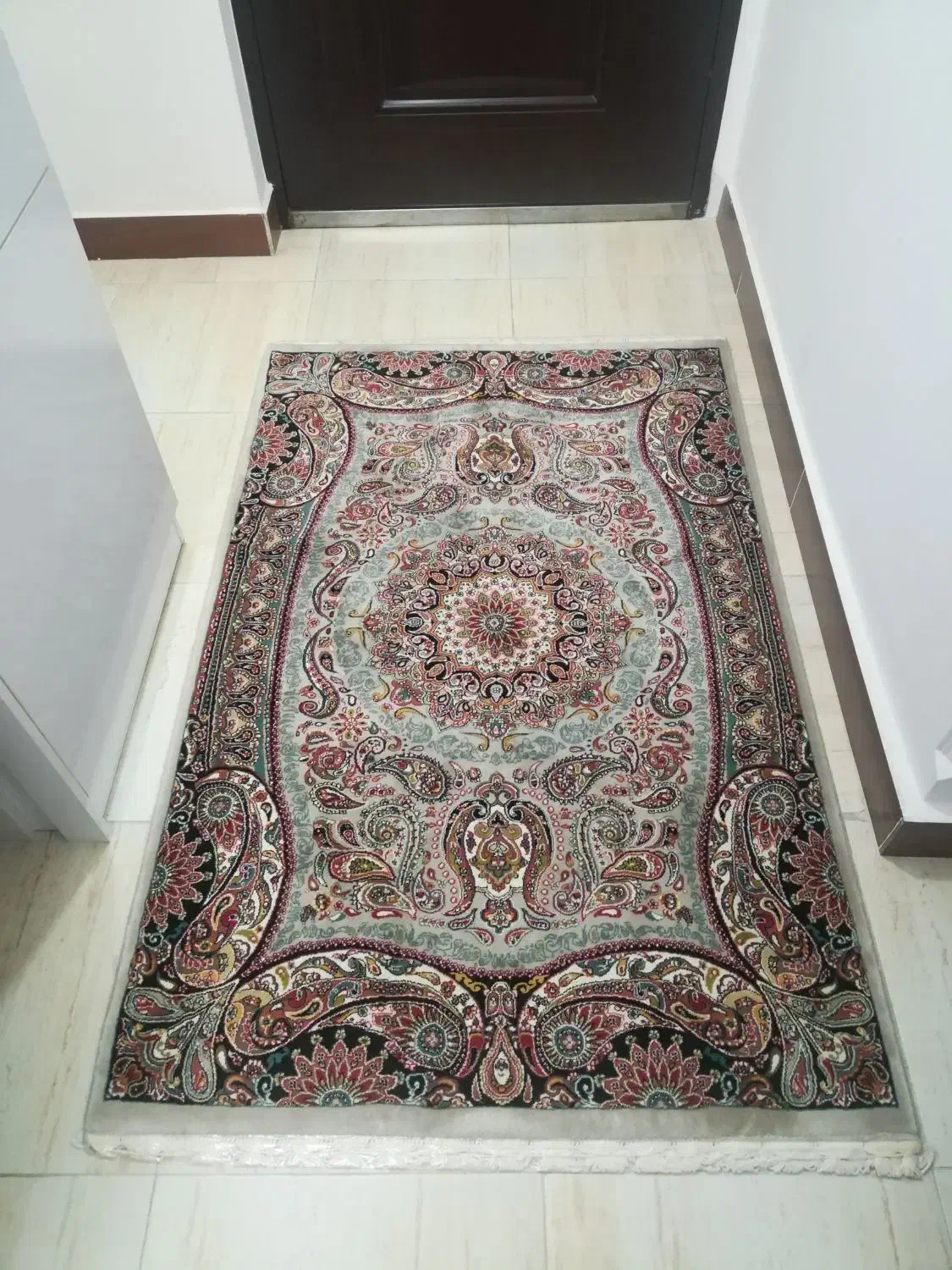 یک تخته فرش 9متری و یک قالیچه 1در1.5|فرش|رشت, پل تالشان|دیوار