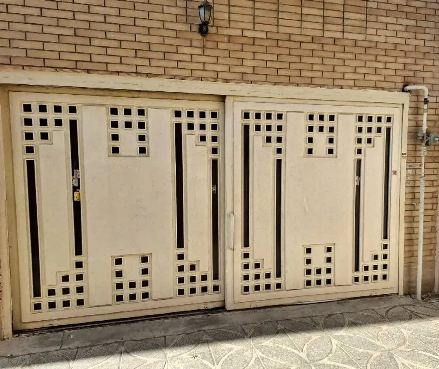 فروش درب اهنی ریلی دو لنگه کاملا سالم|مصالح و تجهیزات ساختمان|اصفهان, عسگریه|دیوار