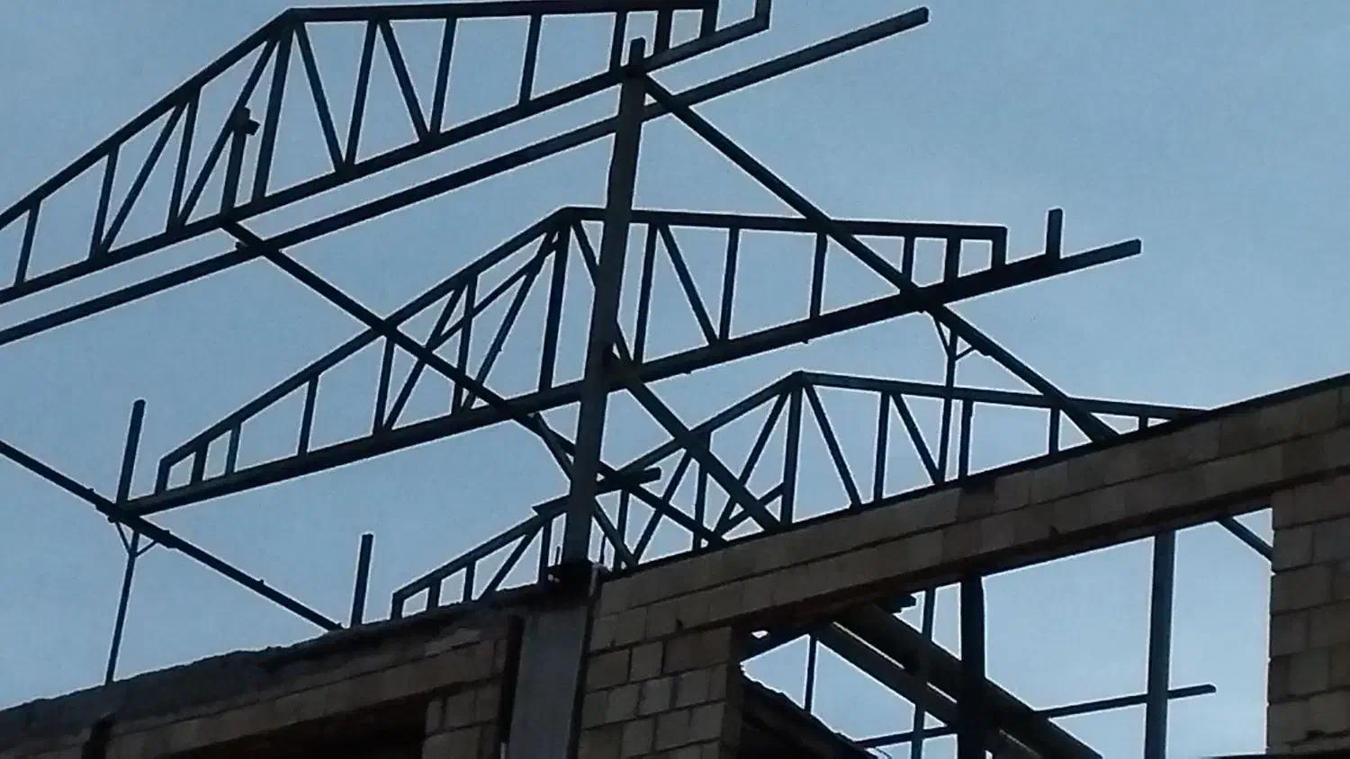 جوشکاری اسکلت فلزی،خرپا،سربندی،درب و پنجره نرده|خدمات پیشه و مهارت|رشت, یخسازی|دیوار