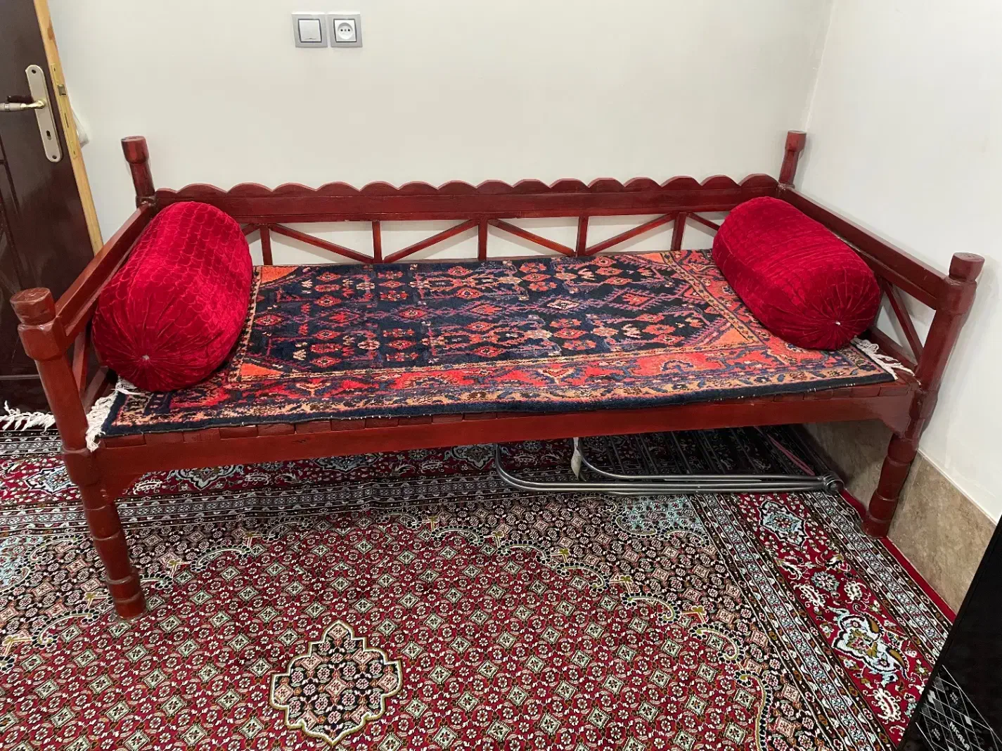 تخت سنتی|تخت و سرویس خواب|بروجرد, |دیوار