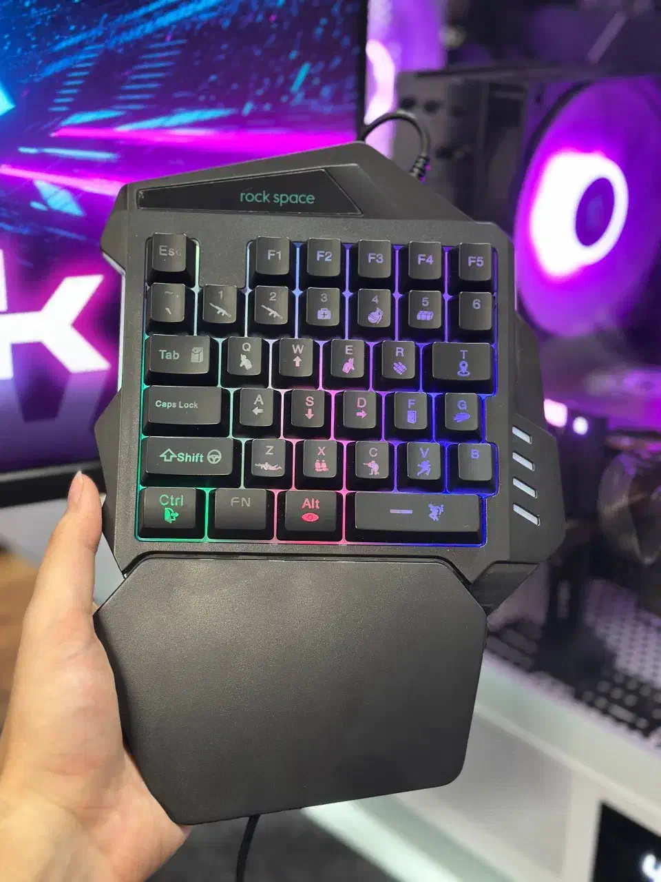 کیبورد حرفهای برای بازیهای تیراندازی در گوشی|قطعات و لوازم جانبی رایانه|اردبیل, |دیوار