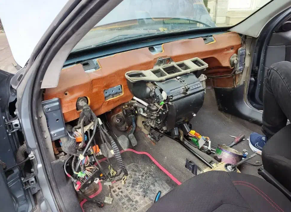 خدمات برق و انژکتور خودرو ایربگ باتریساز سیار ecu|خدمات موتور و ماشین|کرج, گلشهر|دیوار