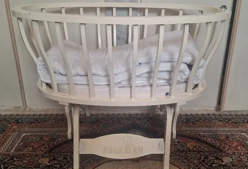 گهواره چوب مناسب برای سیسمونی|تخت و صندلی بچه|قائن, |دیوار
