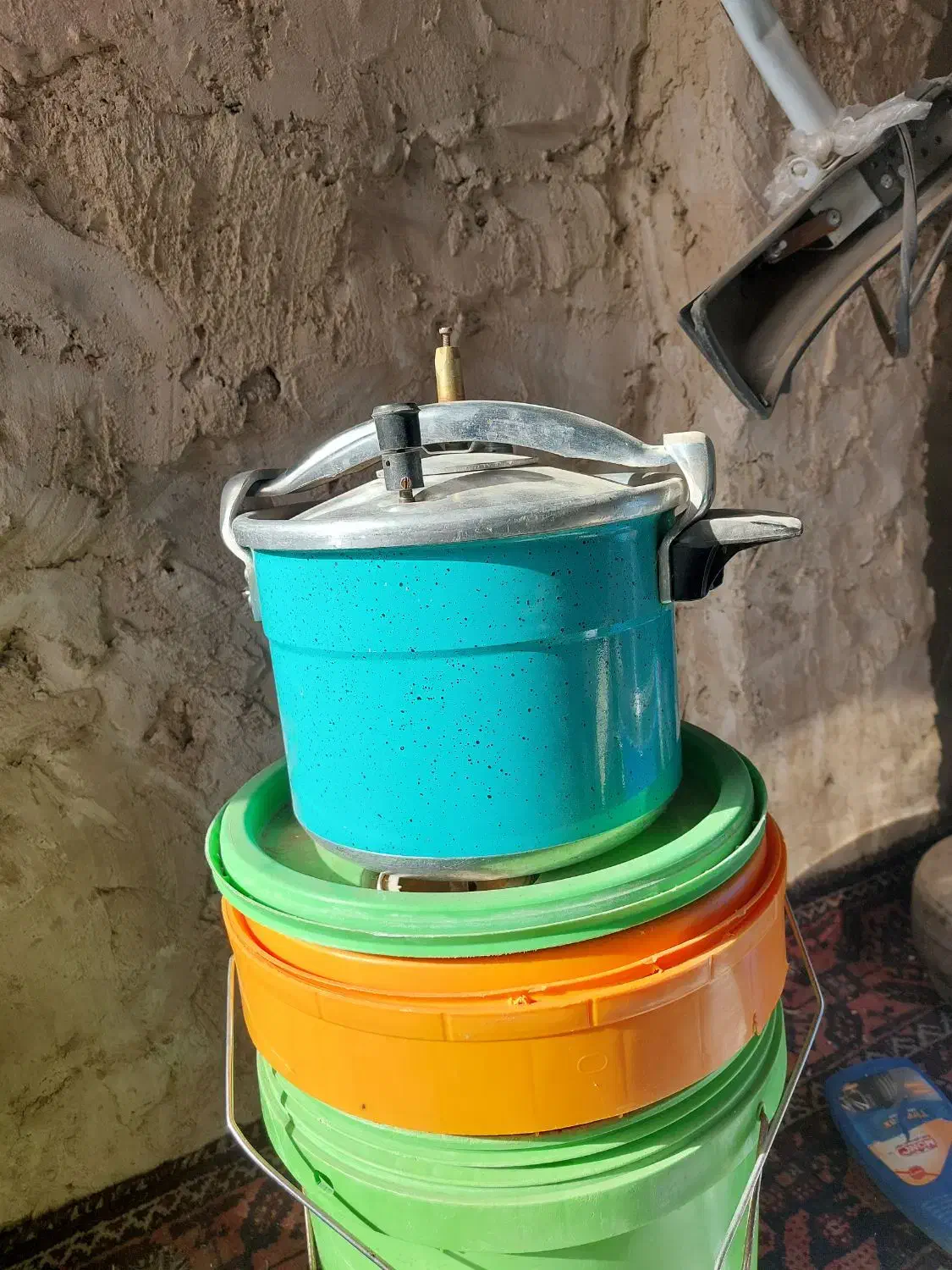 زودپز در حد نو|ظروف پخت‌وپز|گناباد, |دیوار