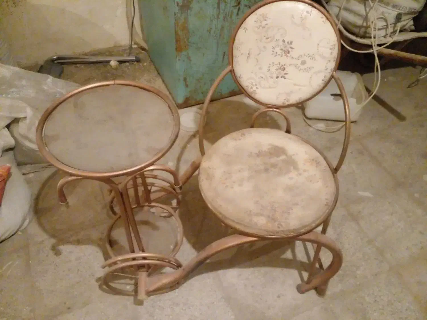 میز تلفن|میز تلفن|اصفهان, ملاصدرا|دیوار