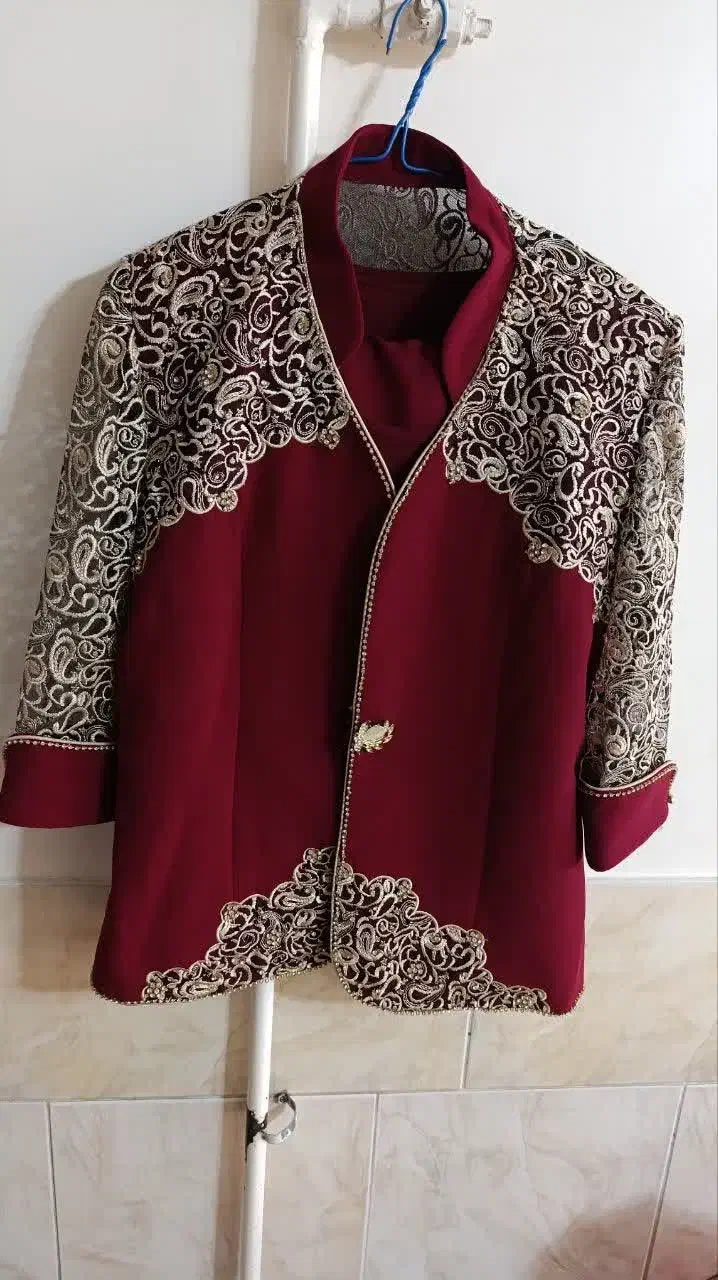 کت و دامن نو|لباس|اصفهان, عمان سامانی|دیوار