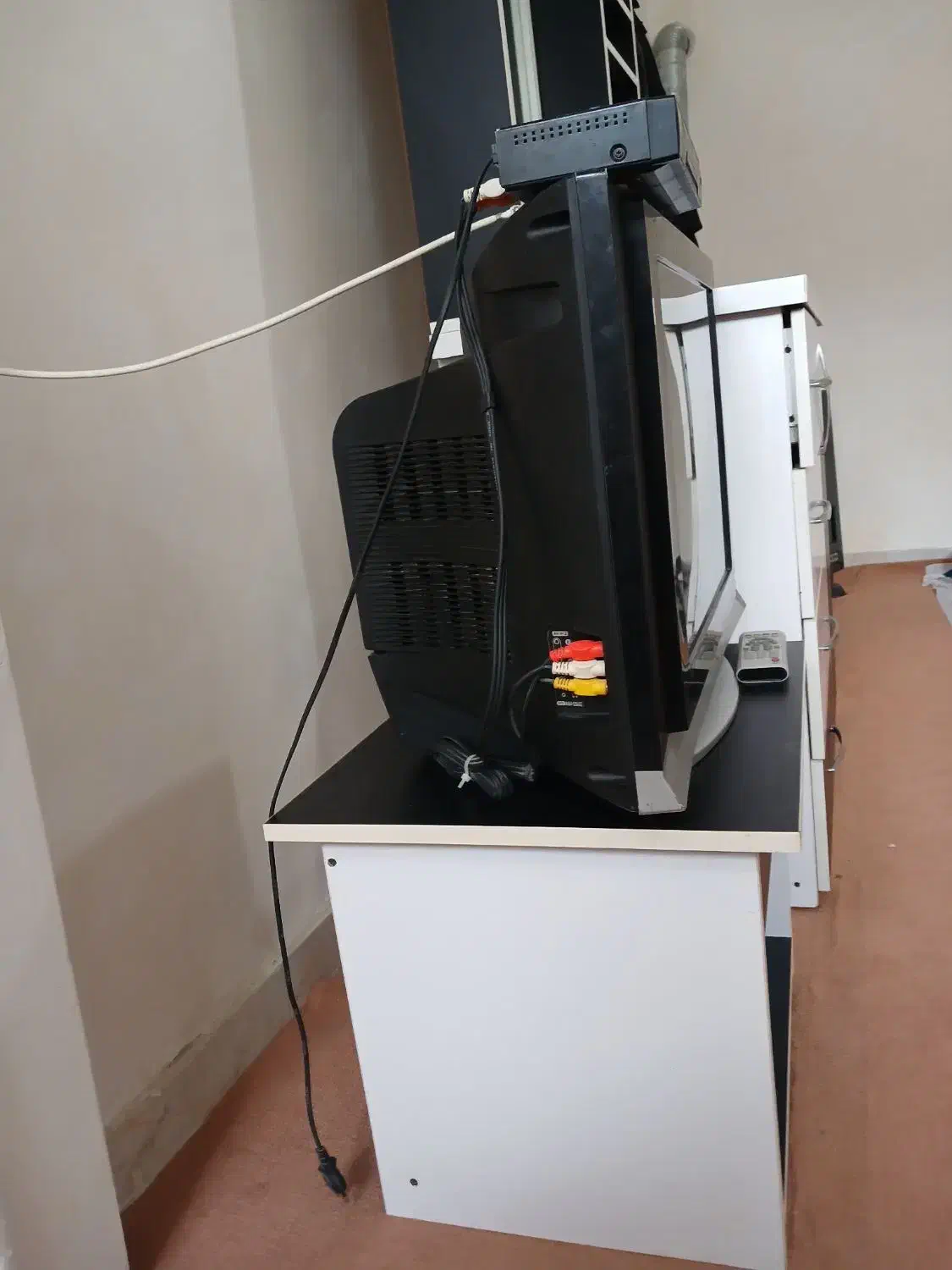 تلوزیون|تلویزیون و پروژکتور|رشت, منظریه|دیوار