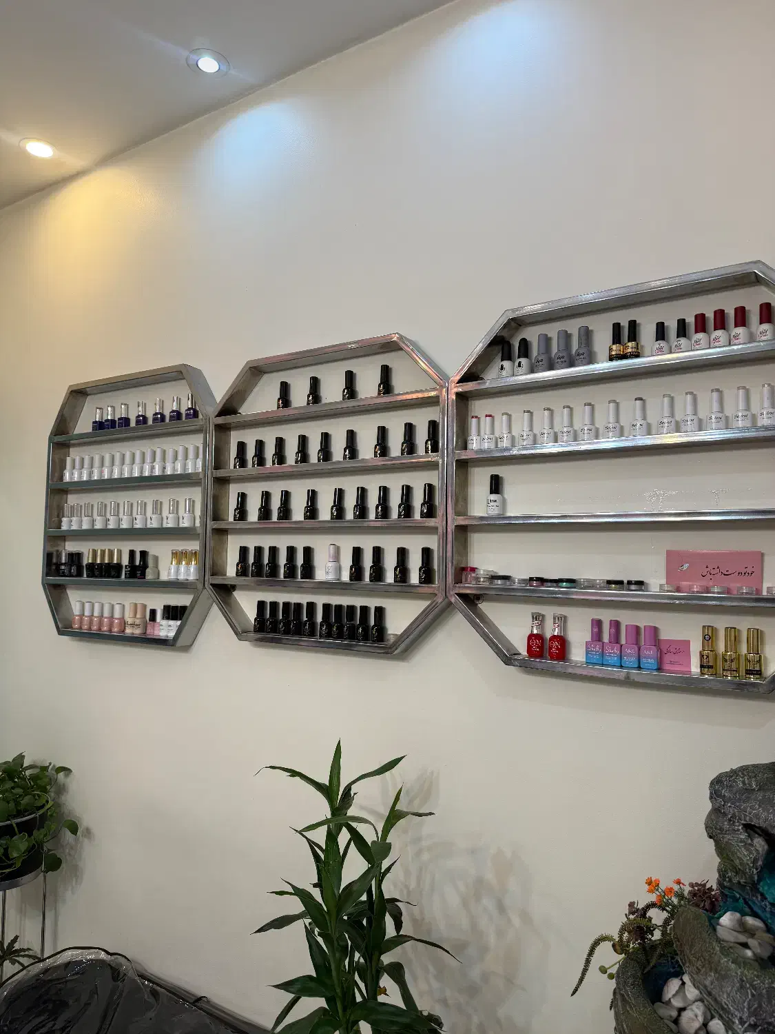 استند لاک،میز ناخن،آینه،صندلی|آرایشگاه و سالن‌های زیبایی|تهران, اختیاریه|دیوار