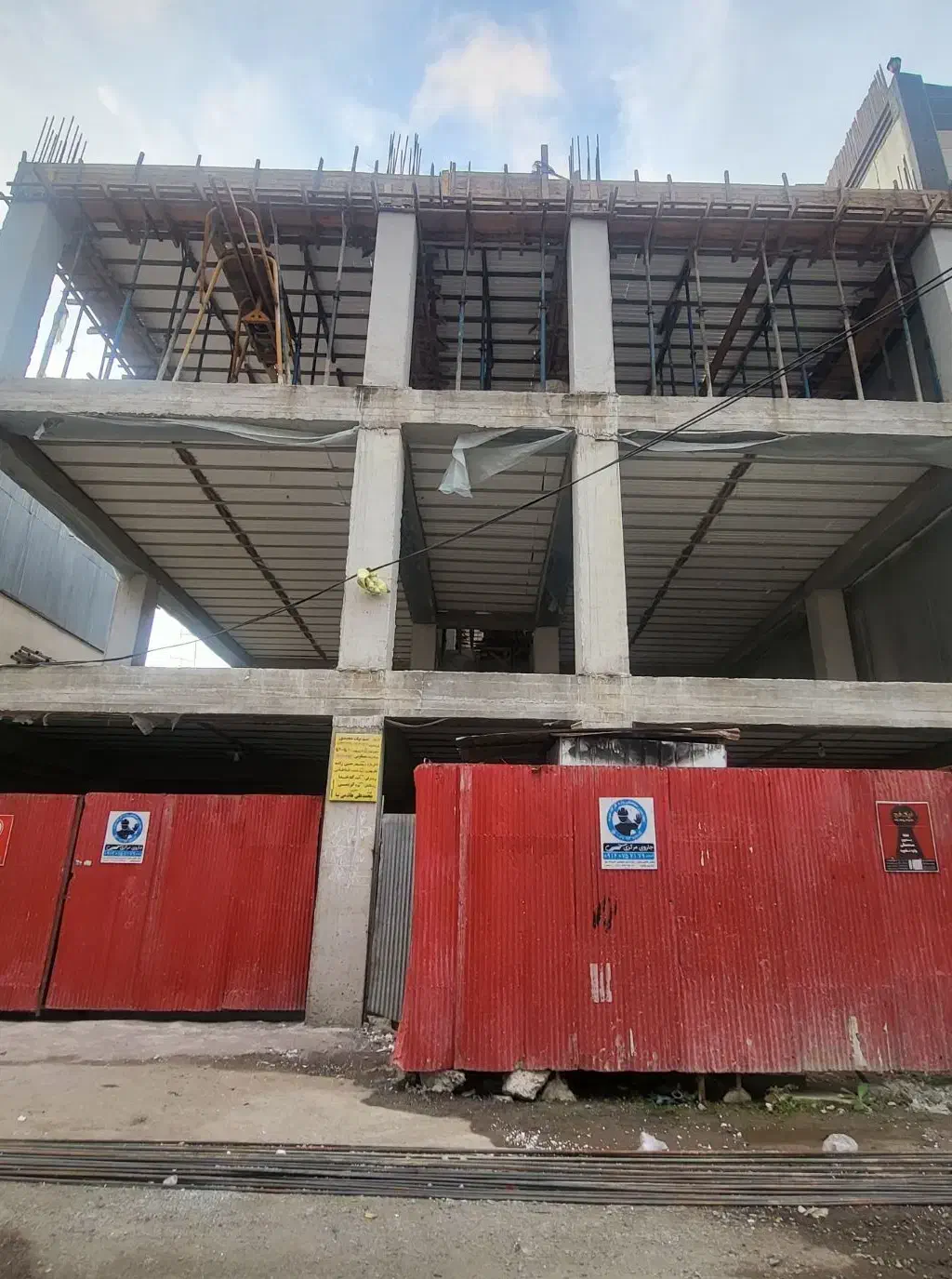 پیش فروش واحد ۱۳۰‌متری در خیابان آزادگان|پیش‌فروش املاک|لاهیجان, کوی خزر|دیوار