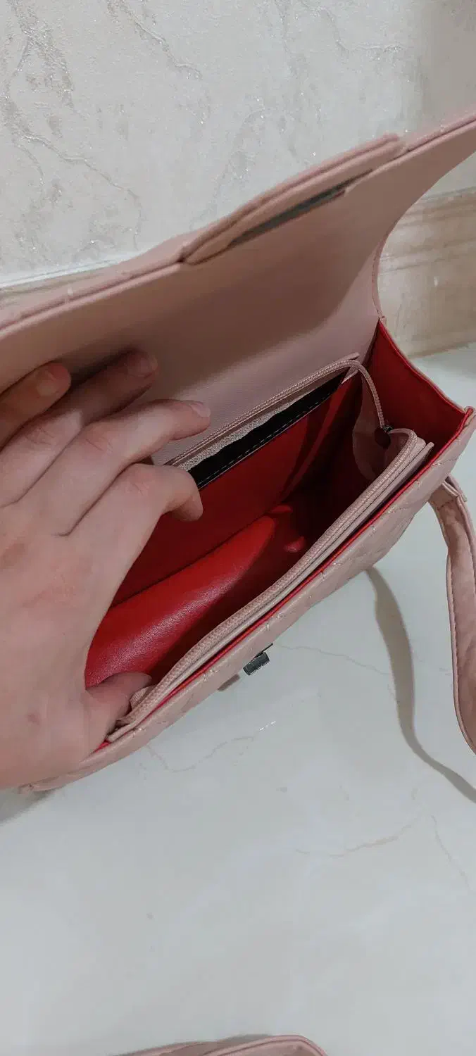 تعدادی کیف با قیمت‌های مختلف|کیف، کفش، کمربند|بروجرد, |دیوار