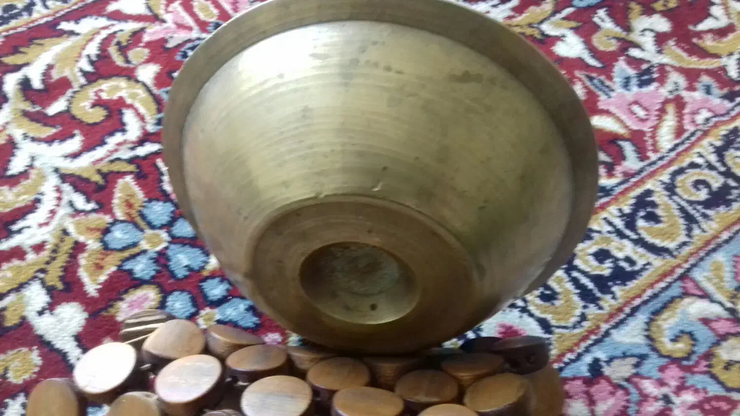 جام برنجی قدیمی کندهکاری شده قدمت 70سال|صنایع دستی و سایر لوازم تزئینی|کرمانشاه, |دیوار