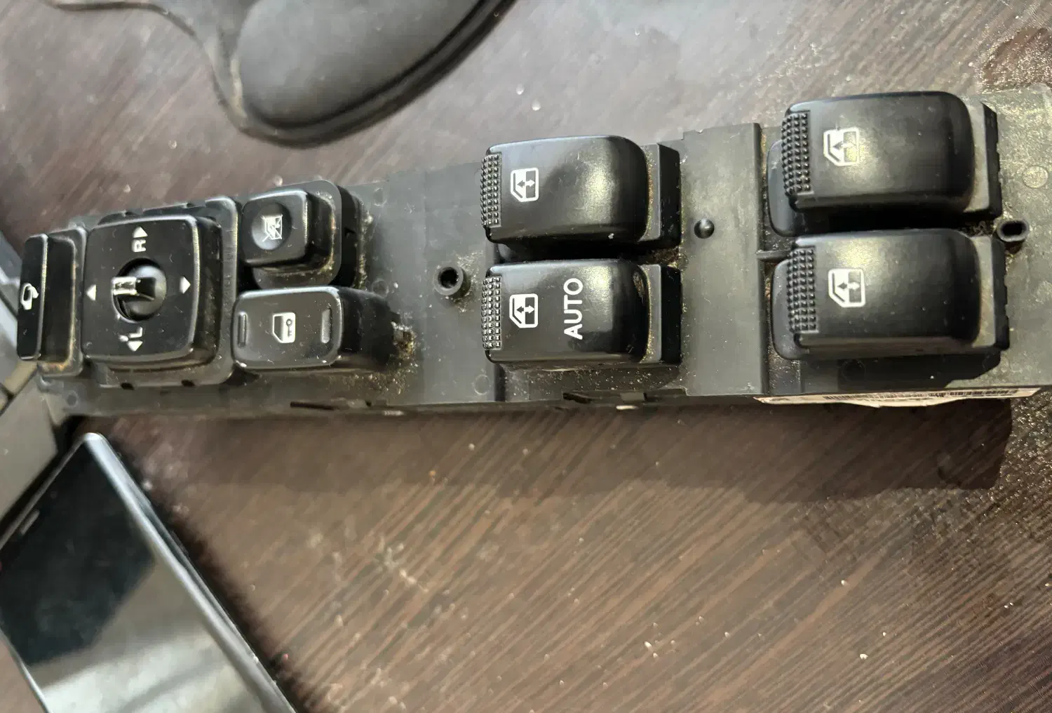 کلید بالابر ازرا|قطعات یدکی و لوازم جانبی|همدان, |دیوار