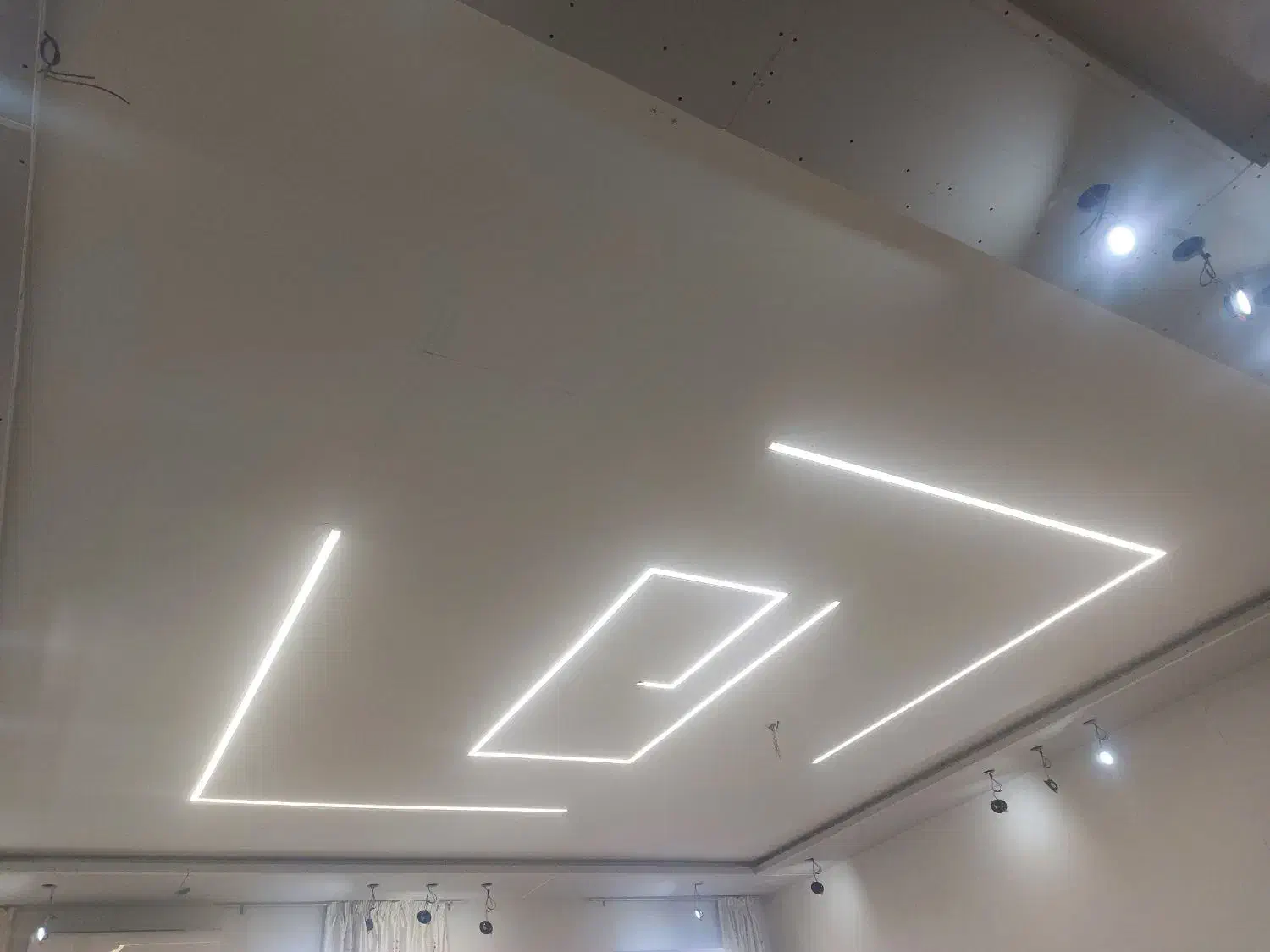 نیروی برقکار|استخدام معماری، عمران و ساختمانی|معصومیه, |دیوار