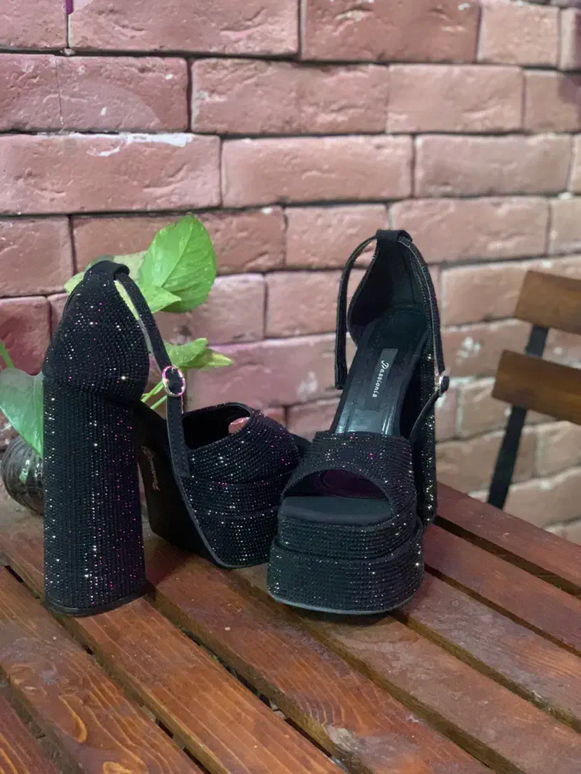 کفش مجلسی|کیف، کفش، کمربند|خوانسار, |دیوار