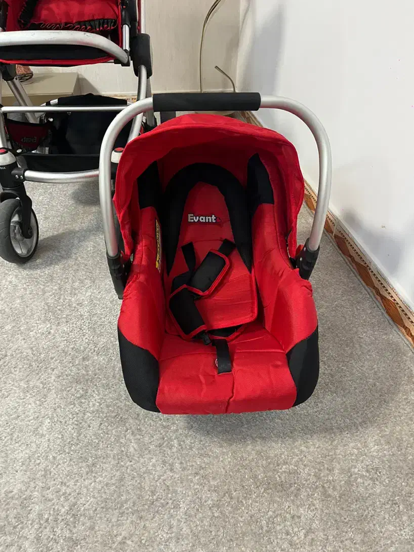 کریر|کالسکه و لوازم جانبی|قرچک, شهرک الحدید|دیوار