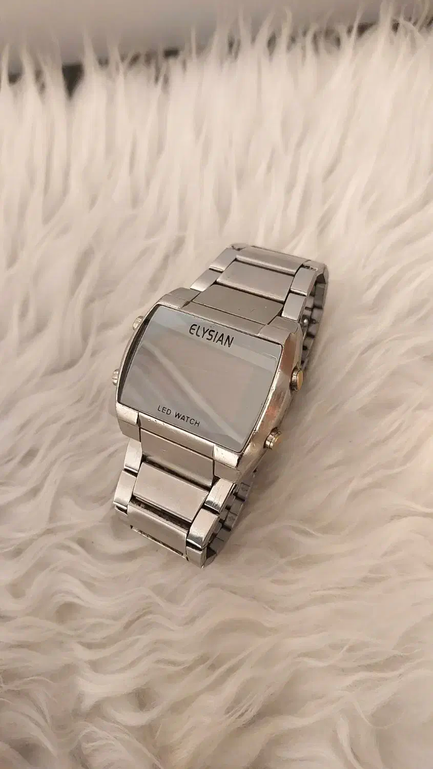 ساعت‌ دوتا|ساعت|کرمان, |دیوار