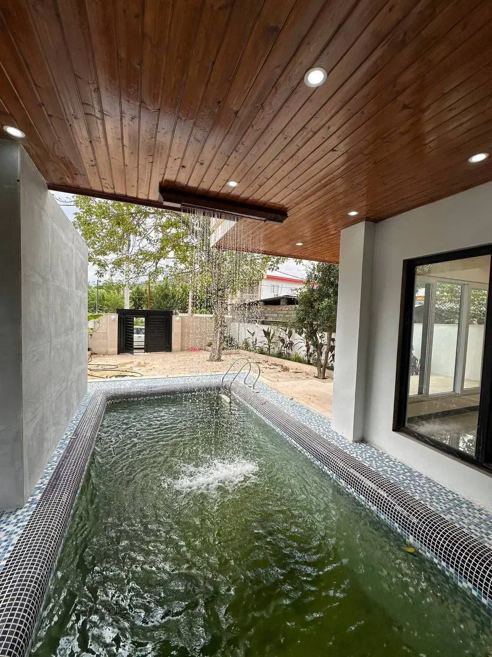 فروش فوری ویلا استخردار*قیمت مناسب*پلاک یک جنگل|فروش خانه و ویلا|چمستان, |دیوار