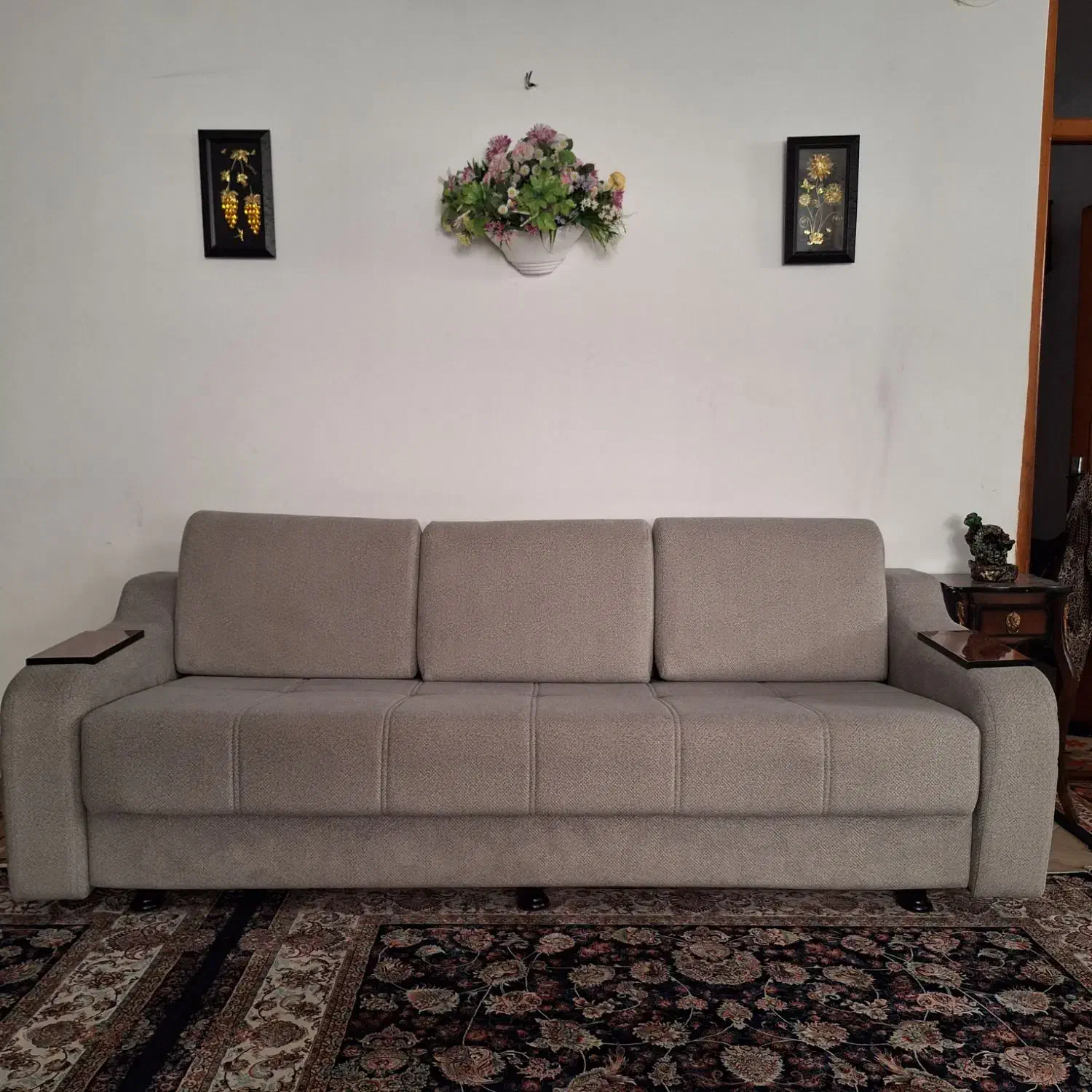 مبل ۶ نفره (۴ نفره تختخواب شو به تخت دو نفره)|مبلمان خانگی و میز عسلی|چالوس, |دیوار