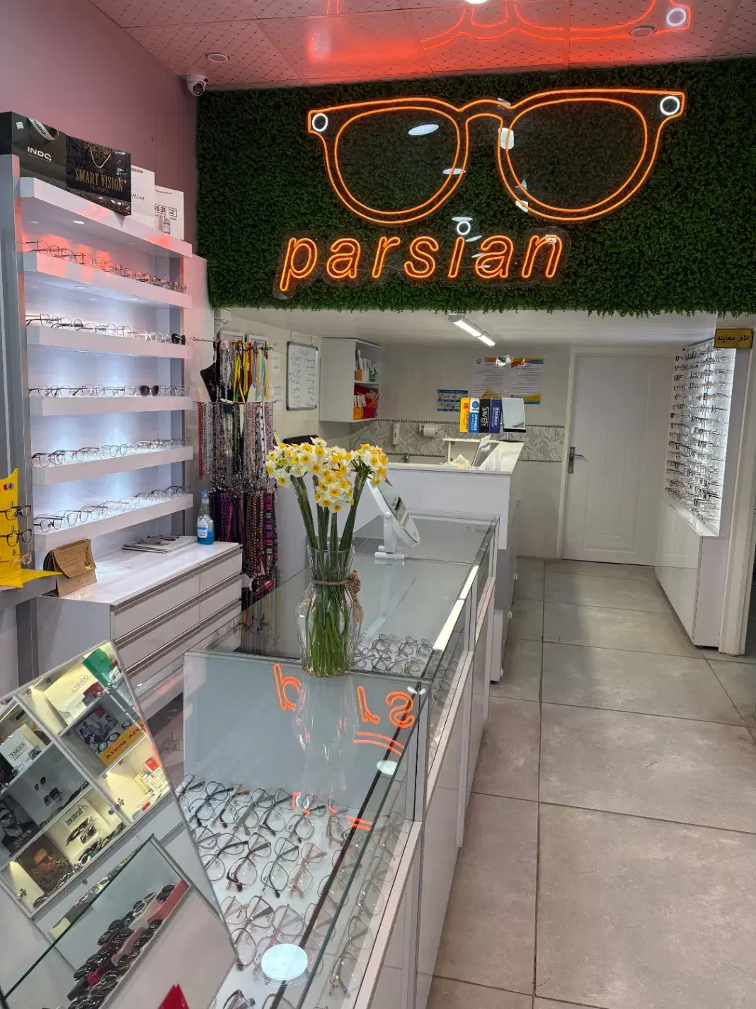 منشی بینایی سنجی و عینک پارسیان|استخدام بازاریابی و فروش|مرودشت, ژیان|دیوار