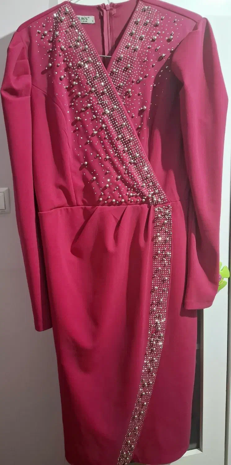 لباس مجلسی|لباس|خوی, |دیوار