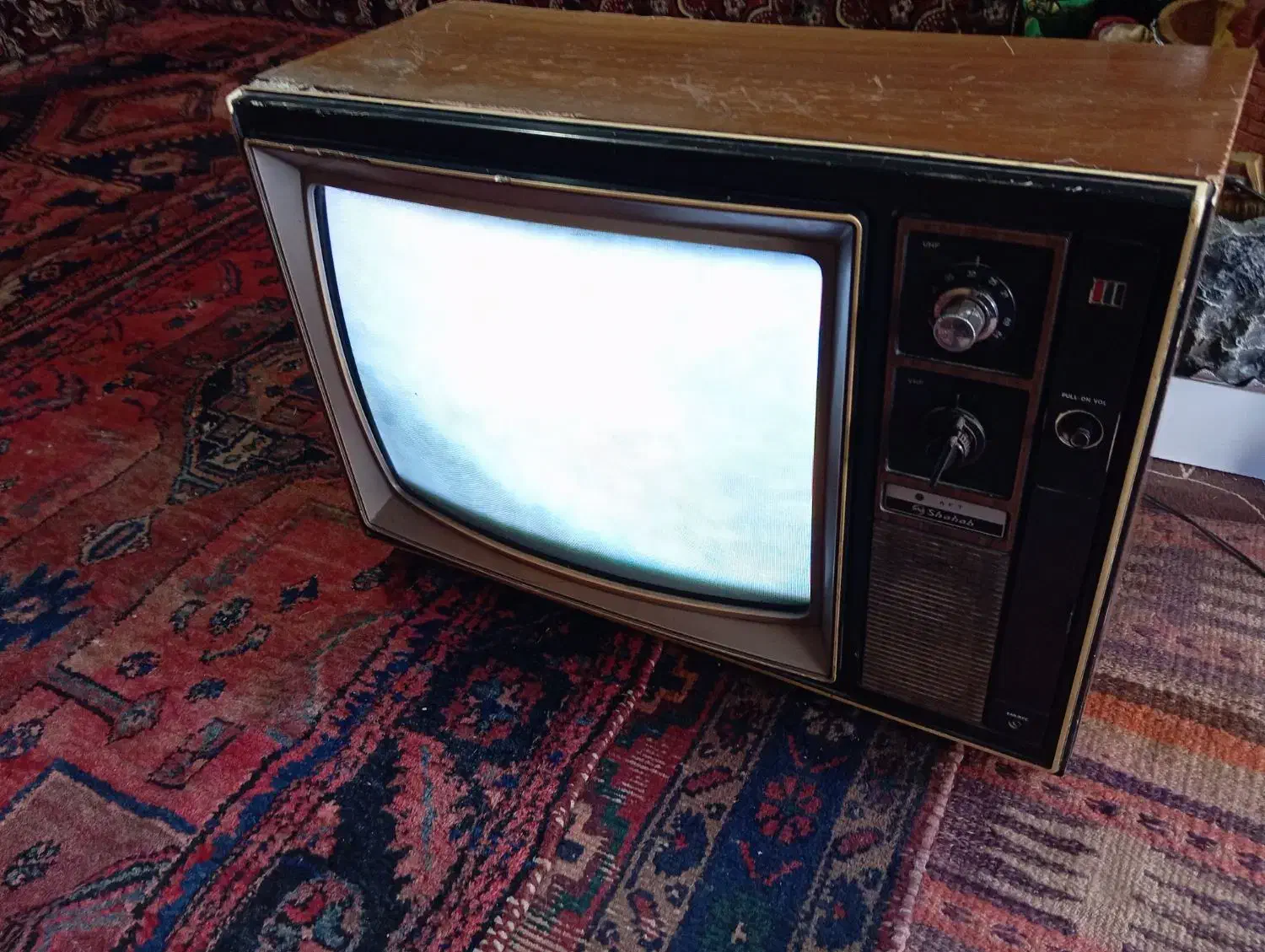 تلویزیون قدیمی|تلویزیون و پروژکتور|مریوان, |دیوار