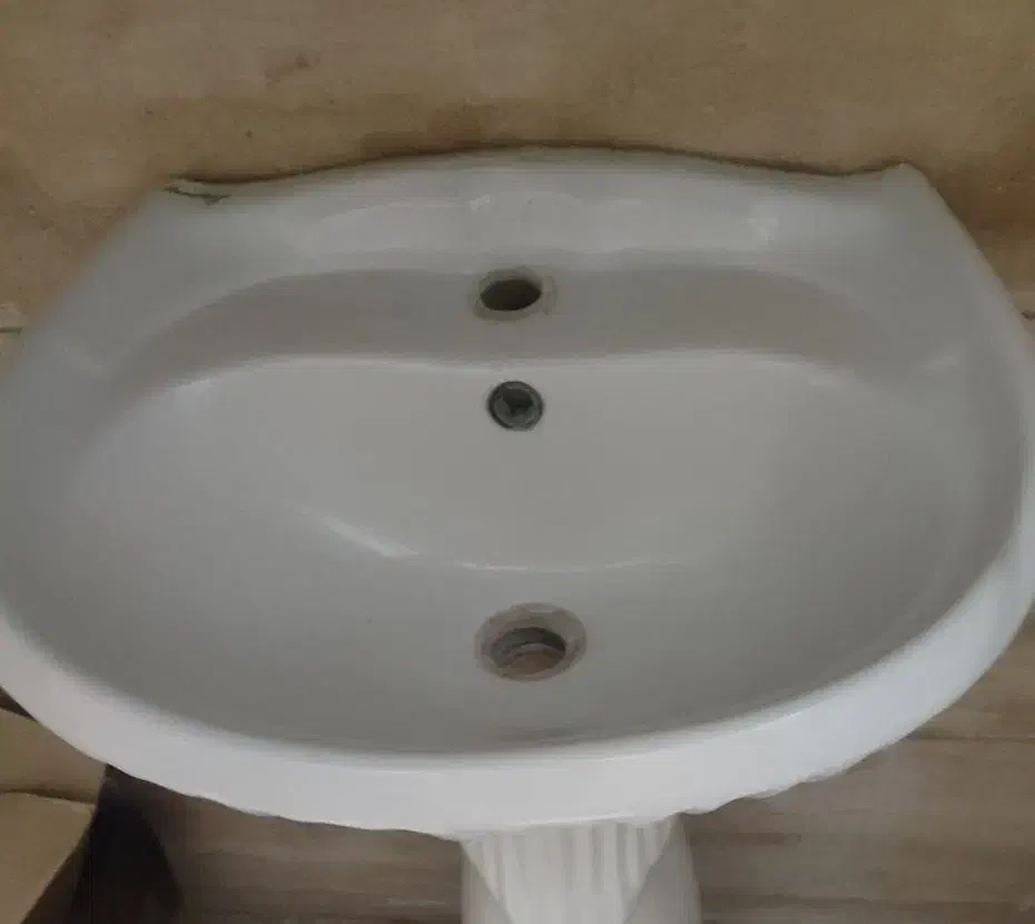 یک عدد روشوی وشیر آب|لوازم سرویس بهداشتی|خرمآباد, |دیوار