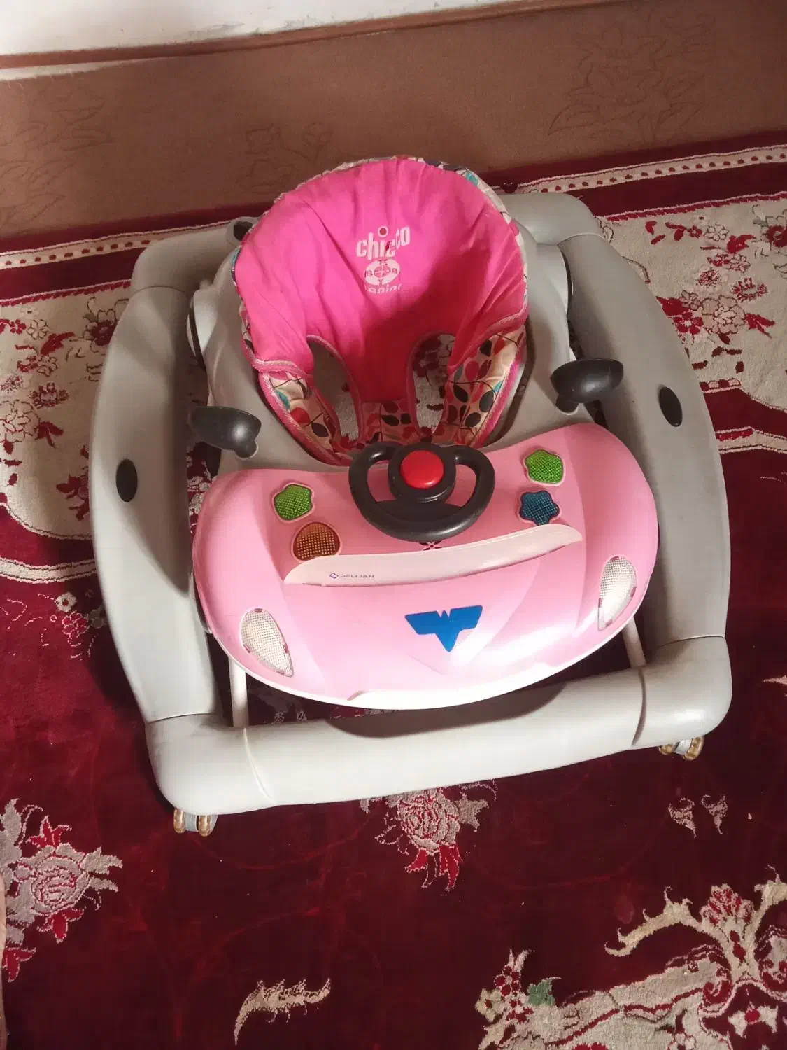 روروک|کالسکه و لوازم جانبی|میانه, |دیوار