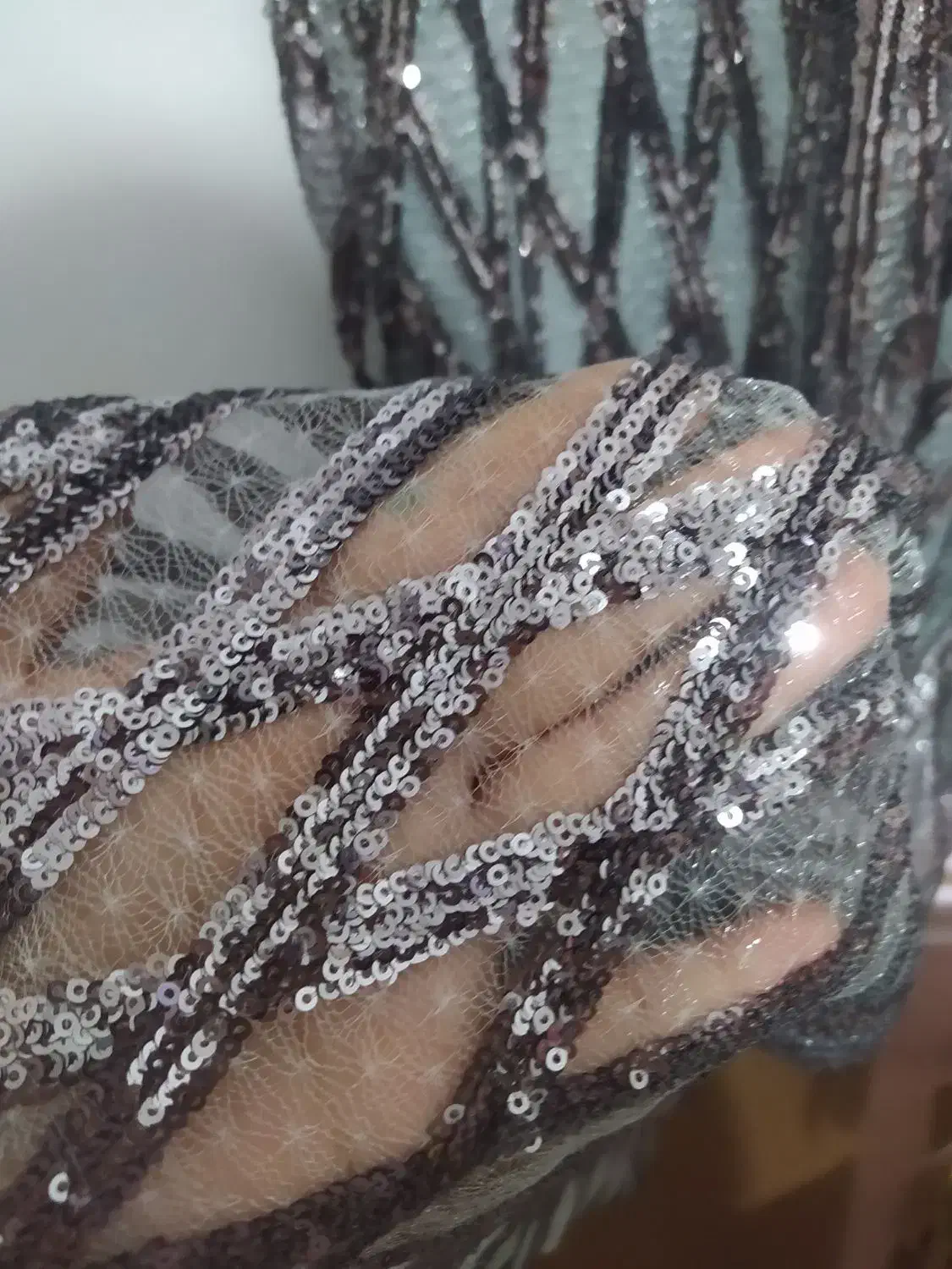 پیراهن مجلسی|لباس|میانه, |دیوار