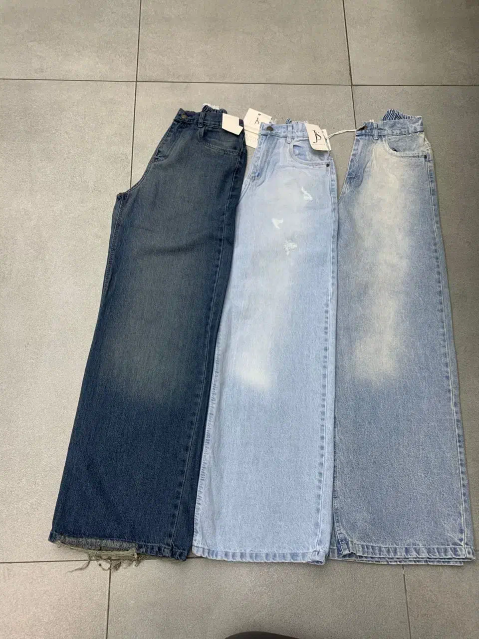 به یک فروشنده خانم نیازمندیم|استخدام بازاریابی و فروش|اردبیل, |دیوار