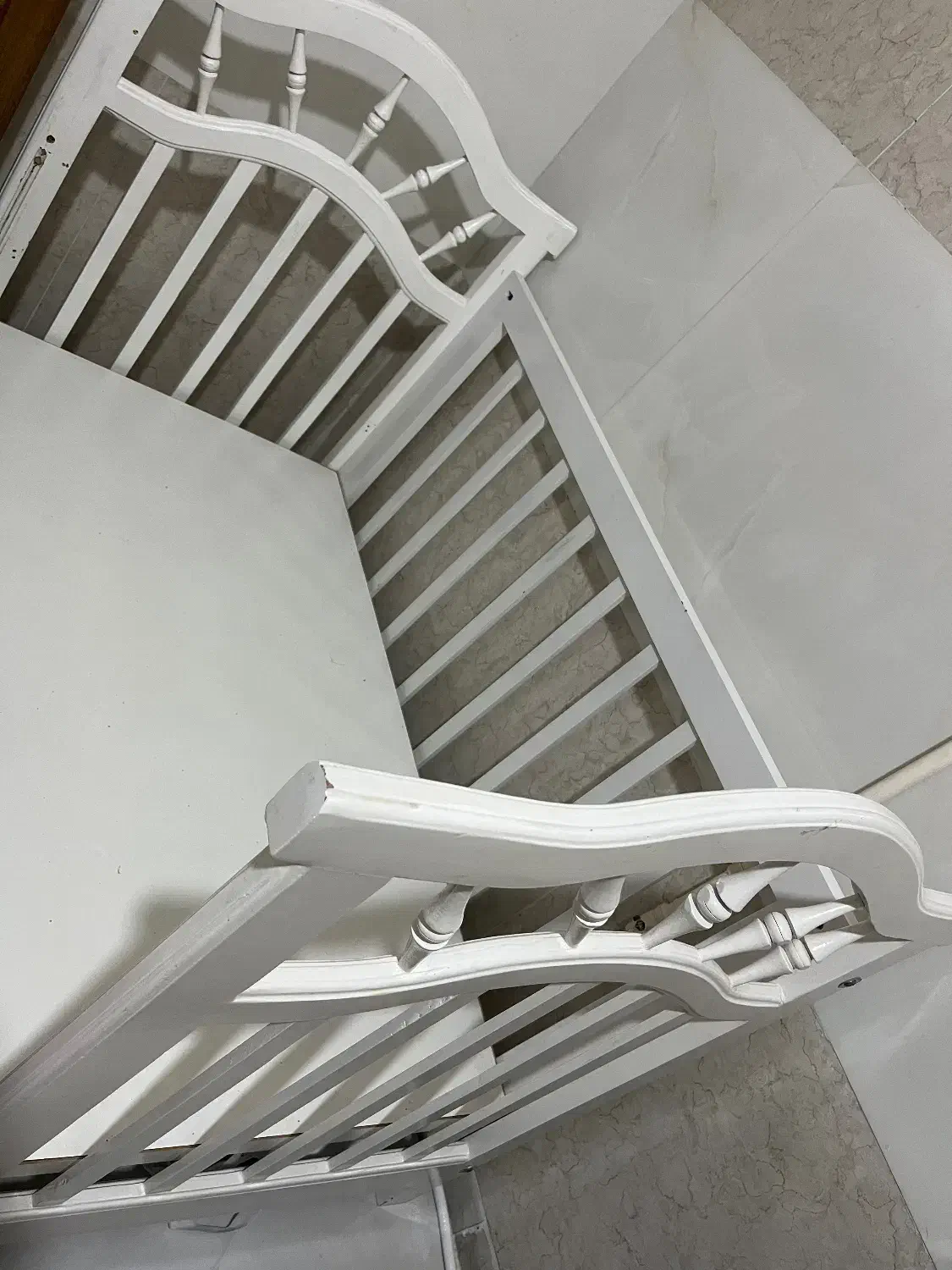 تخت کودک|تخت و صندلی بچه|اصفهان, جلالیه|دیوار