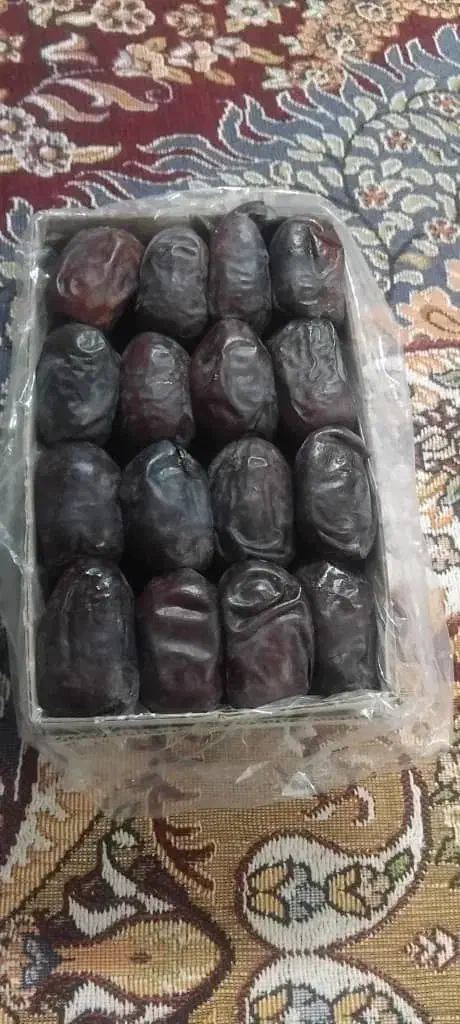 خرما فروشی درجه یک سه ردیف  بالایه یک تن هستنی|خوردنی و آشامیدنی|سیب و سوران, |دیوار