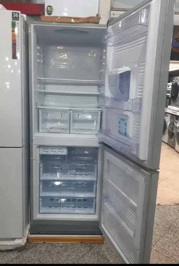 یخچال فریزر پارس ۲۷ فوت آکبند با گارانتی|یخچال و فریزر|تهران, امین حضور|دیوار